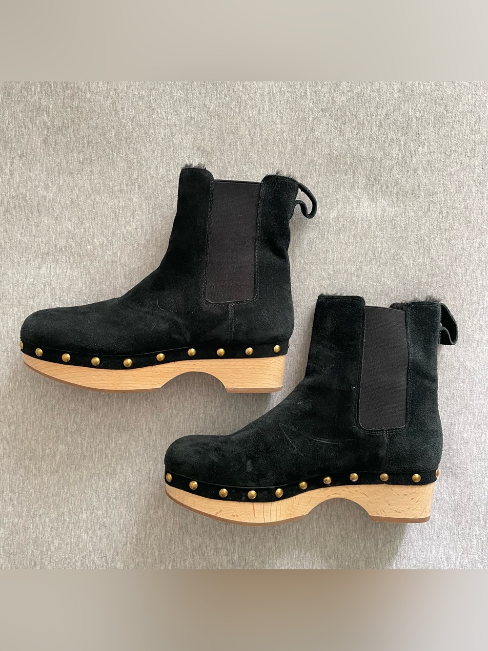 J Crew Sz 7.5 Black Suede Chelsea Ankle Boot Faux Fur Lined Wooden Sole & Studs